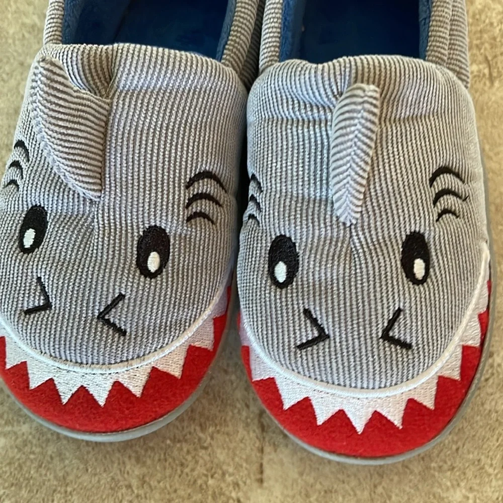 Shark slippers- Toddlers Sz